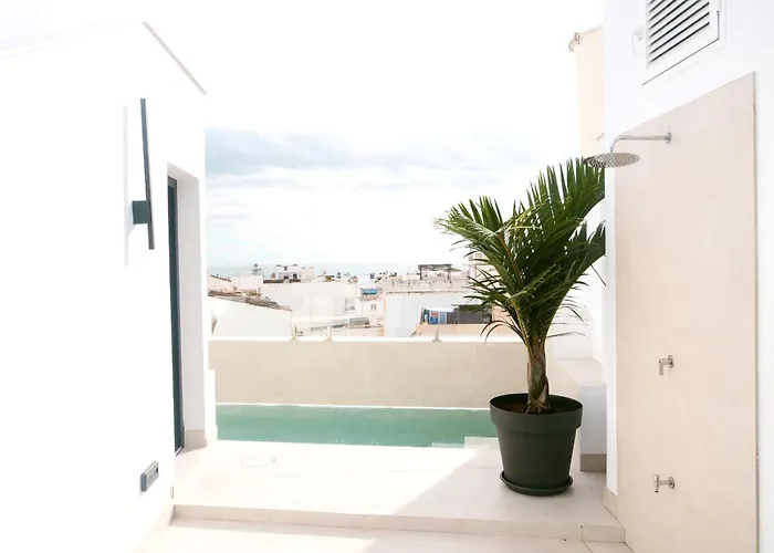 Abril Plaza Private Pool דירה